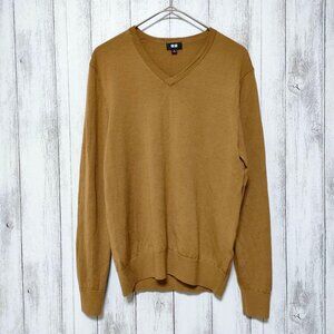Uniqlo (M) Extra Fine Merino V-Neck Sweater